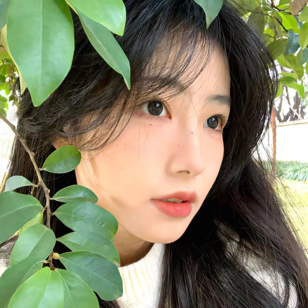 窃窃私语